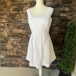 Vineyard Vines Elegant White Lace Mini Dress